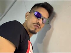 Bandido latino sexy, criado por Big Dick Jonas e Dzfuck árabe