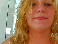 British blonde gros seins naturels teen essayer le porno
