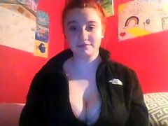 Babe hellobaby1923 seins clignotantes sur webcam en direct