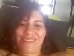 Latina mamma fucks den våta fitta