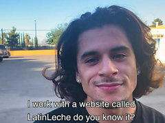 LatinLeche - netter Latino Junge Sucks eine unbearbeitete Schwanz