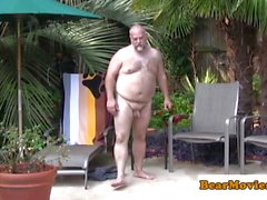 Outdoor polarbear cocksucked até cumming