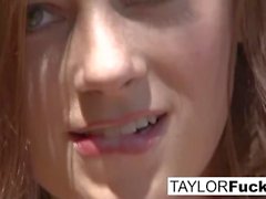 Emily Addison y Taylor Vixen Fetiche de pie