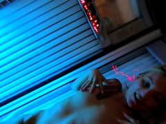 Öffentliche Solarium hausgemachte Fuck mit deutschem Skinny Teen Pov