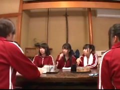 Adolescente japonés amoroso sexo grupal hardcore