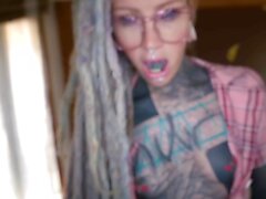 Nerd tatuato anuskatzz pov anale cazzo