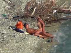 Nudist Beach Couple onanerar varje annan Spycam