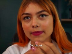 Redhead Latina fa sesso durante la sua intervista per l'occupazione
