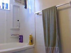 Adolescente australiana desnuda después de la ducha masturbándose en la webcam