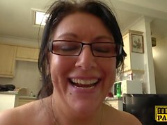 Busty british MILF grob gefickt Doggystyle