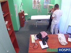 FakeHospital Babe хочет врачей кончать всем ней большие огромной сиськи