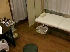 Japanischer perverse Doktor Gyno Sexualuntersuchung zu Babe - Sunporno