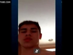 Lihaksessa poikaa nykimistä webcam