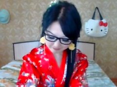 Kleines Titted Babe spielt ihre Muschi auf Webcam