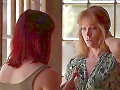 Darla Crane Conforts un ami avec Lesbian Sex