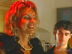 Italienska Mumy Pleazin Suny