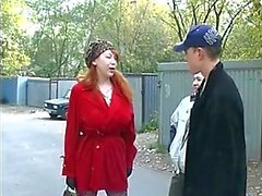 Mature di redhead russo scopare da 2 uomini