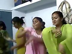 Baile de Bangladesh fotos Hostel Girl