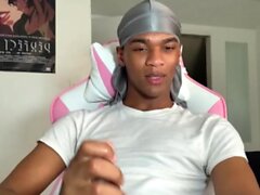Siyah Twinks Big Cocks ile eyersiz eşcinsel aksiyon
