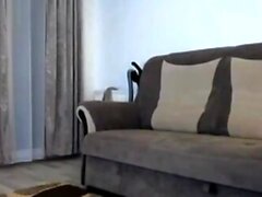 Pequenas titted brinquedos de babe seu bichano pela webcam