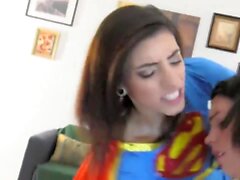 Superhelden -Power Girl und Supergirl wurden zu Lesben