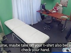 FakeHospital seksivideoita määräämiä kuumalla sairaanhoitaja