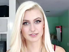 Blonda babe Alexa fylls med sperma