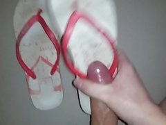 Die Flipflops der Feundin gefickt