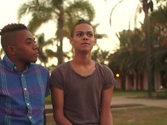 Jovencitos Latino Interracial con semen en el culo