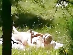 Hot teen pêché masturbe plein air de une peeper