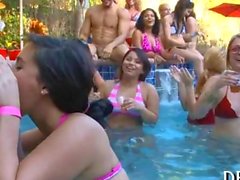 Bitch gets her pussy licked in the pool