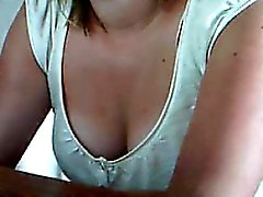 Mature montre ses seins Gigi ao vivo em 720camscom