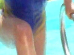 Futanari lesbiennes in zwemkleding