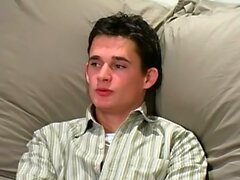 Grande bite épaisse britannique, Dan se masturbe après une interview