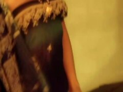 Bollywood Naked Daning MILF im Tanzen mit sexy Karosserie