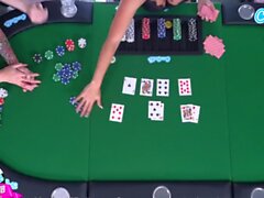 Camsoda-glam tonåringar spelar poker