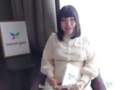 'Japon amatör ryo onun seksi beyaz sütyen ve külot ile iş görüşmesi için otel odamızda geliyor'