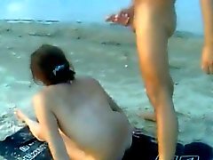 Exposées sexuels sur la plage nudiste