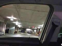 Very strette teen girl scopare nell'automobile