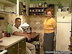 Cozinha GILF caralho