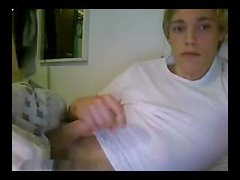 Danmarks Gulligt blond pojke och leker deckaren med Sperma Stänkande In Bed