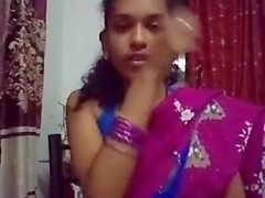 cute girl in sari fare sefles.mp4