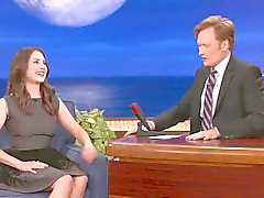 A Alison Brie - Conan