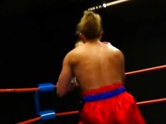 Boxeo en topless - femenina lesbiana fetiche con Ariel X