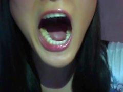 i denti alla bocca dell'ugola ..