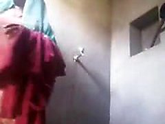 bangla woman 29 viewing hiddencam by relative