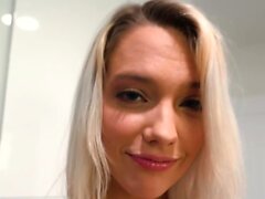 Kenna James viene sbattuta con la sua grande passo Bro